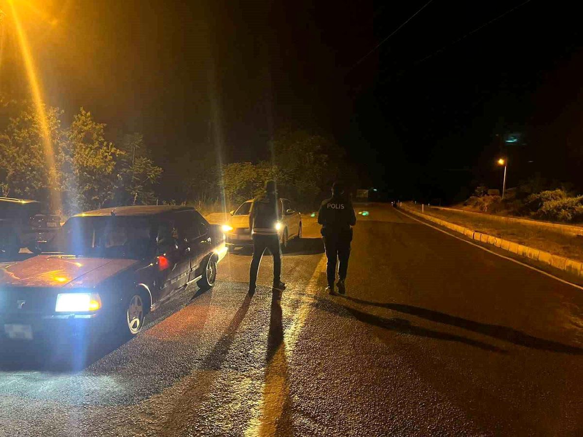 Manisa\'da yapılan trafik denetimlerinde 83 araç trafikten men edildi