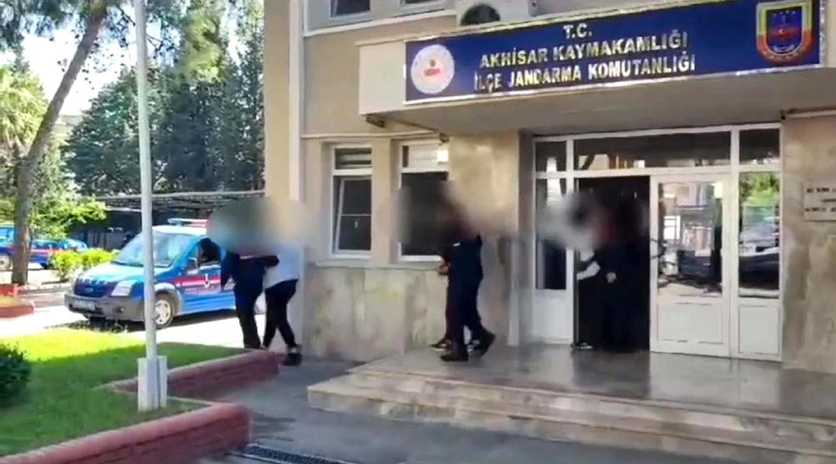 Akhisar\'da Uyuşturucu Operasyonu: 2 Tutuklama