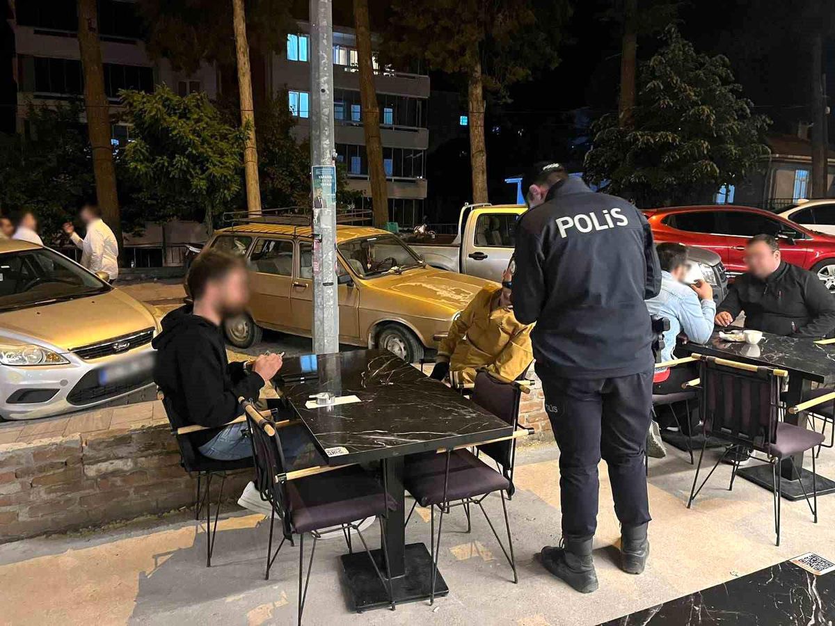 Manisa\'da Huzur ve Güven Uygulaması: 5 Şahıs Yakalandı, 7 Şahıs Hakkında Adli İşlem Başlatıldı