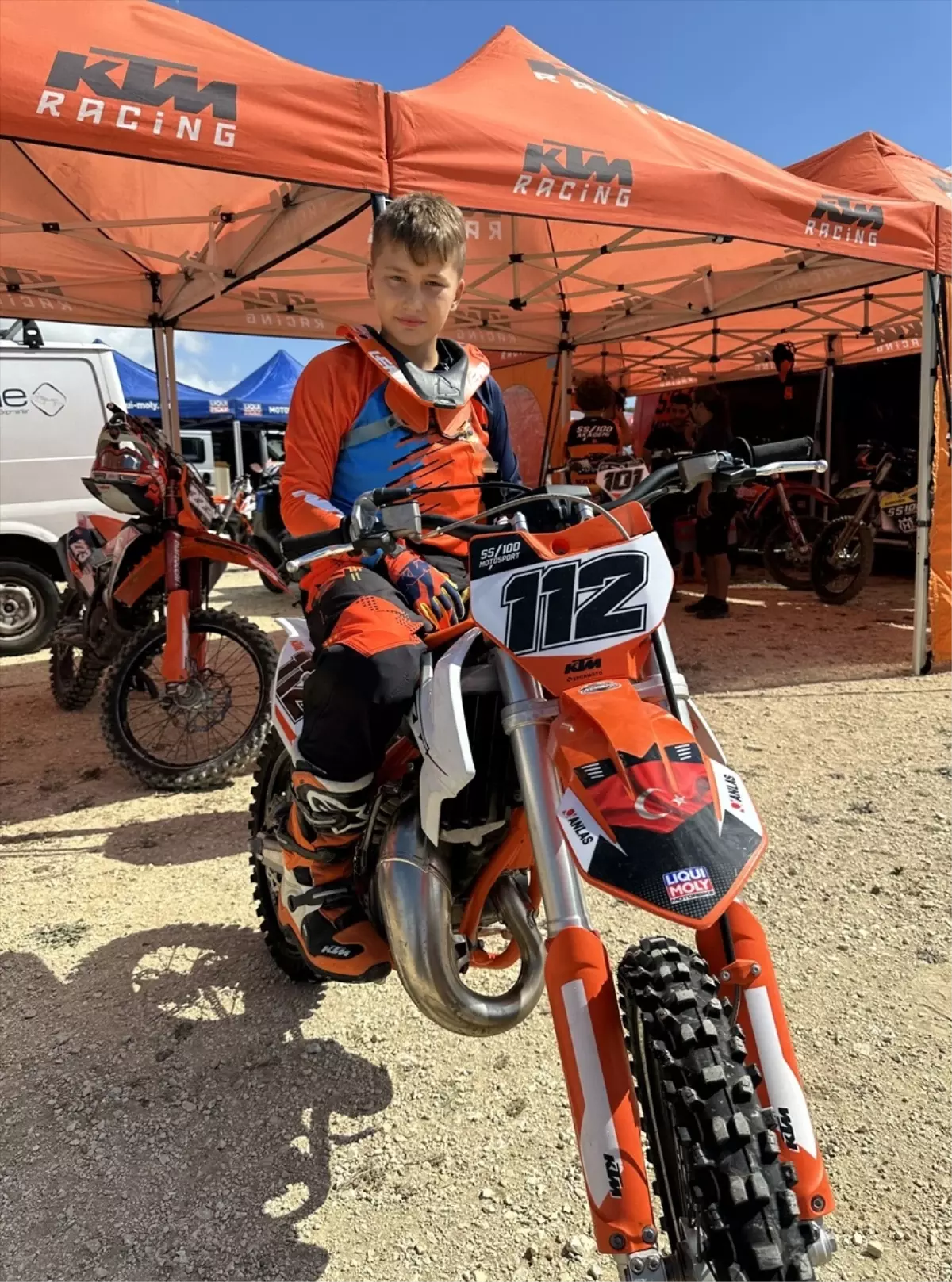 12 yaşındaki Efe Okur, Avrupa Motokros Şampiyonası\'nda yarı finalde yarışma hakkı kazandı