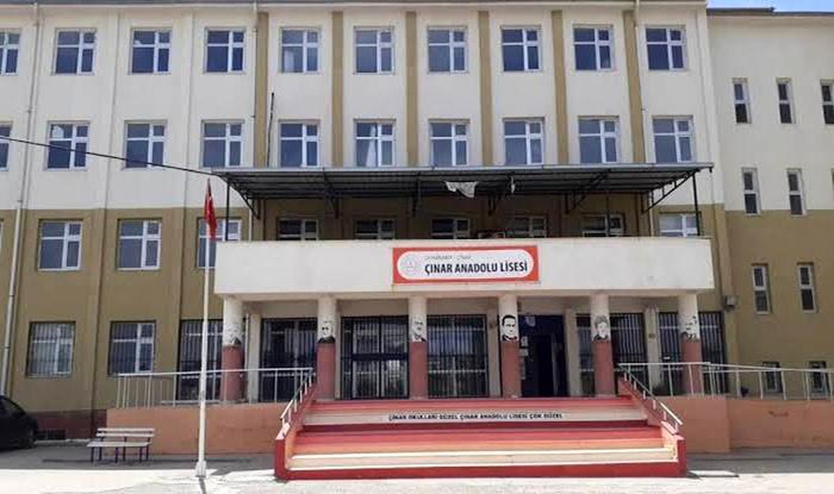 Diyarbakır\'da okulda yaşanan tartışmada veli bıçaklandı