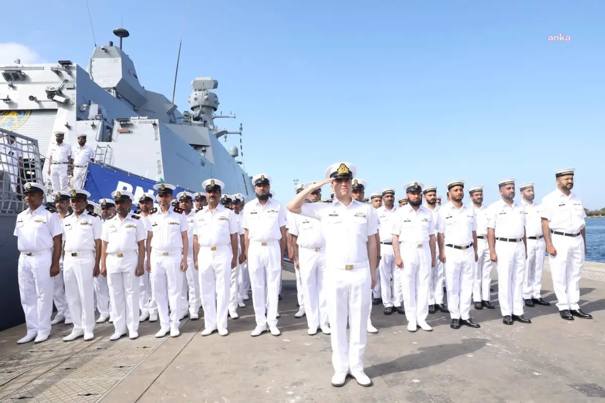 Pakistan Milgem projesinin ilk gemisi PNS BABUR uğurlandı