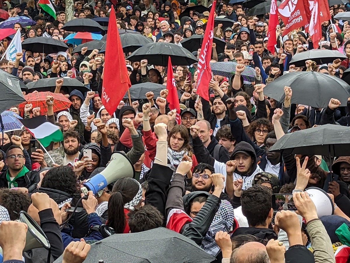 Paris\'te Filistin\'e Destek Gösterisi