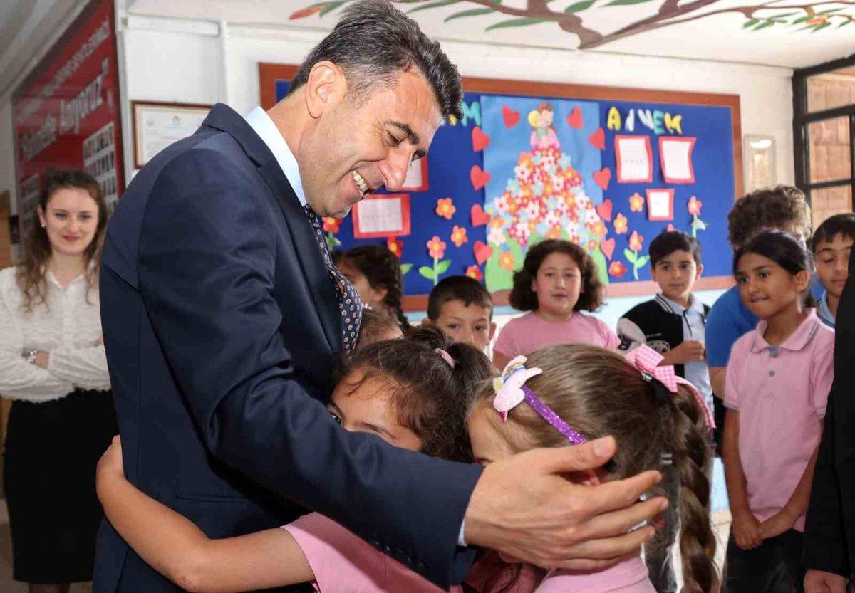 Bilecik Valisi Şefik Aygöl, öğrencilerle buluştu