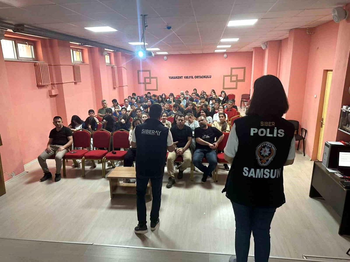 Samsun Emniyet Müdürlüğü, öğrencilere yasa dışı bahis konusunda seminer verdi