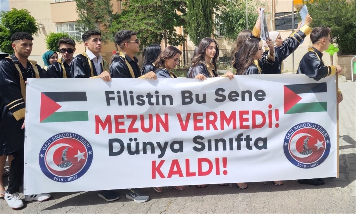 Siirt\'te lise öğrencileri İsrail\'in Gazze\'ye saldırılarını protesto etti