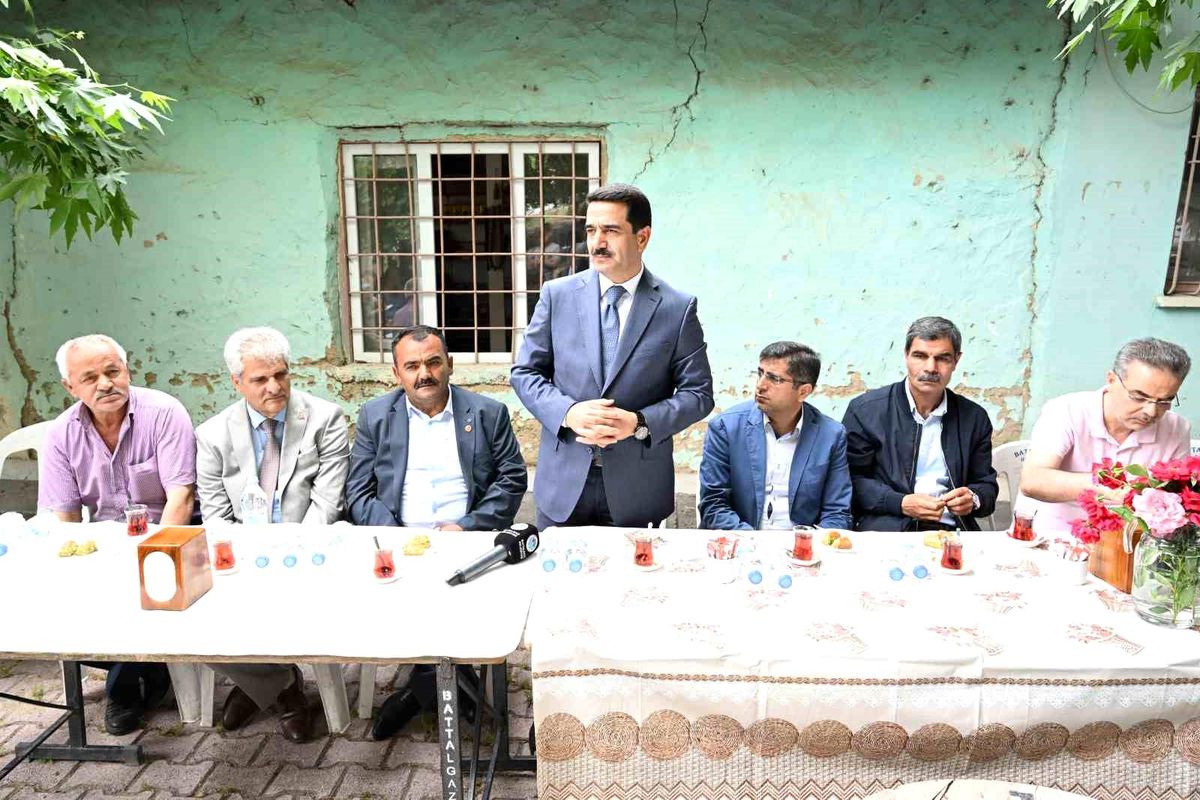 Battalgazi Belediye Başkanı Bayram Taşkın, Hasırcılar Mahallesi sakinleriyle istişarelerde bulundu