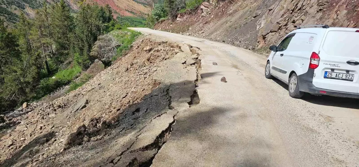 Erzurum İspir\'de Devedağı Grup Yolu Tehlike Saçıyor