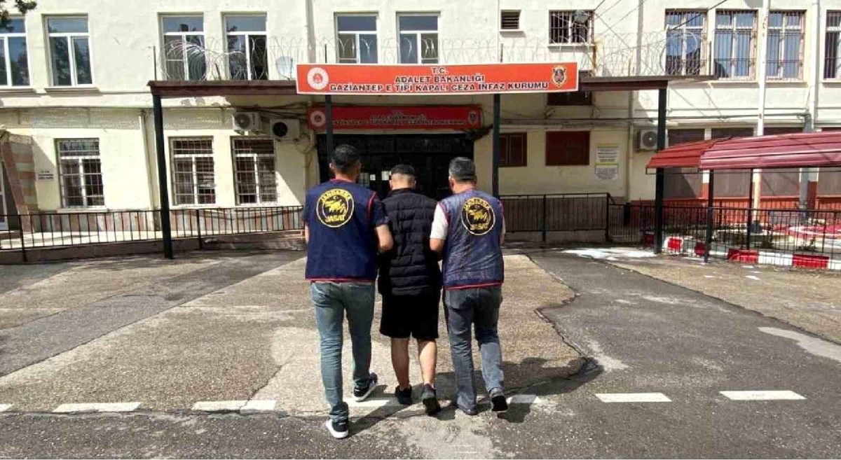 Gaziantep\'te çok sayıda suçtan aranan firari yakalandı