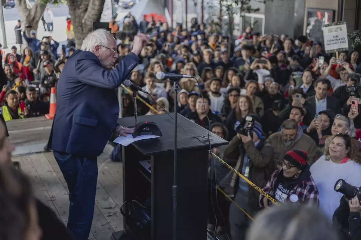 Bernie Sanders, İsrail\'in Refah\'a düzenlediği saldırılara tepki gösterdi