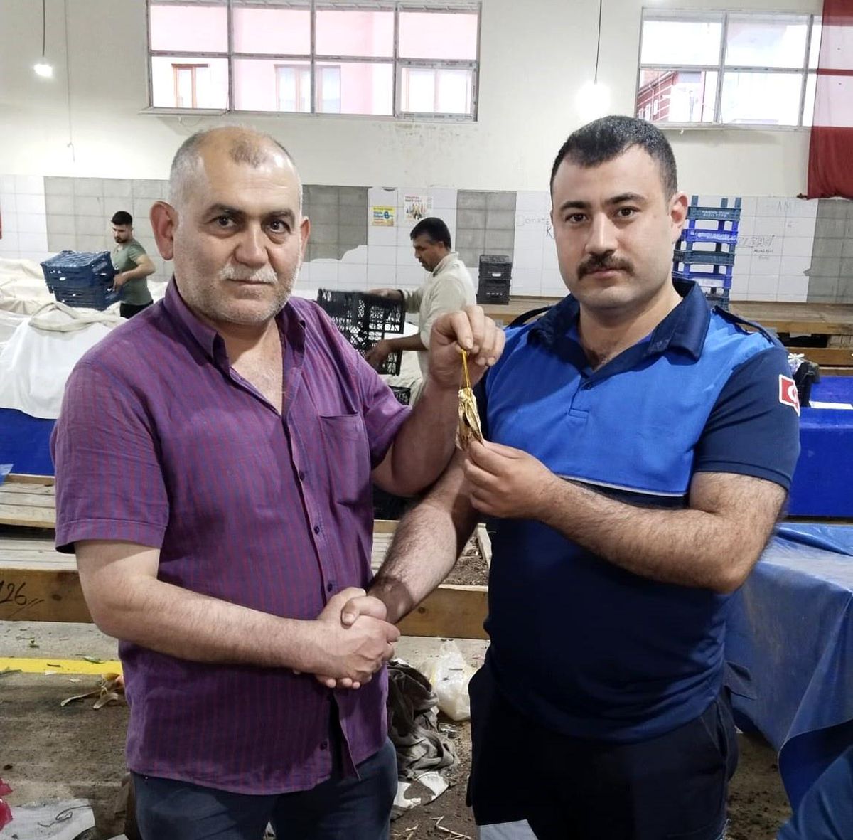 Amasya\'da Semt Pazarında Kaybolan Altın Kesesi Bulundu