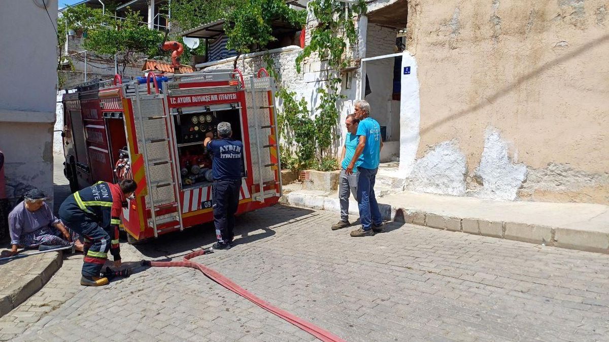 Aydın\'da yaşlı kadın yangından son anda kurtarıldı