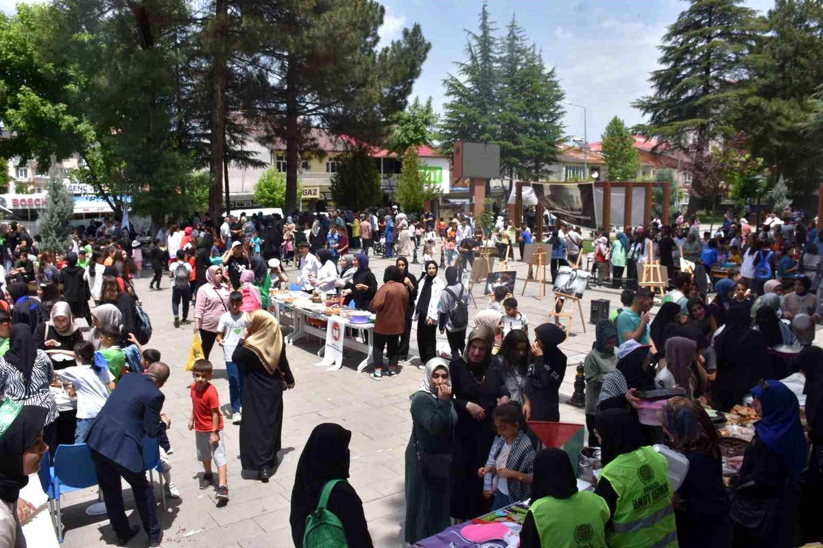 Bingöl\'de Yardım Etkinliğiyle Gazze\'ye Destek