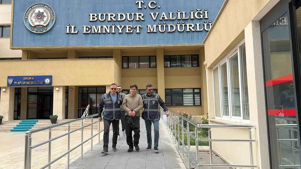 Burdur\'da 19 yıl hapis cezasıyla aranan firari yakalandı