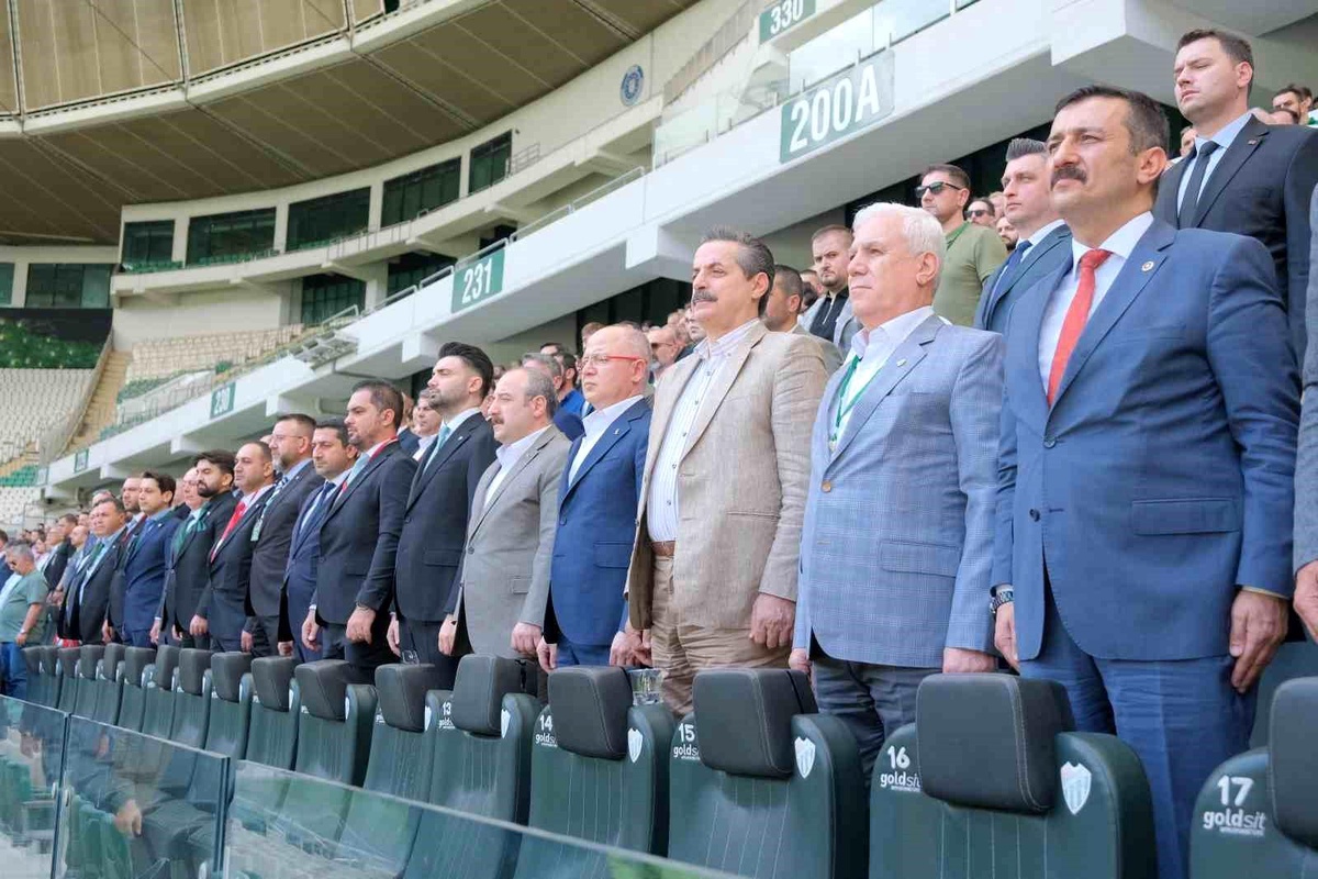 Bursaspor Kulübü Yönetici ve Kurul Üyelerinin Bağış Miktarını Açıklayacak