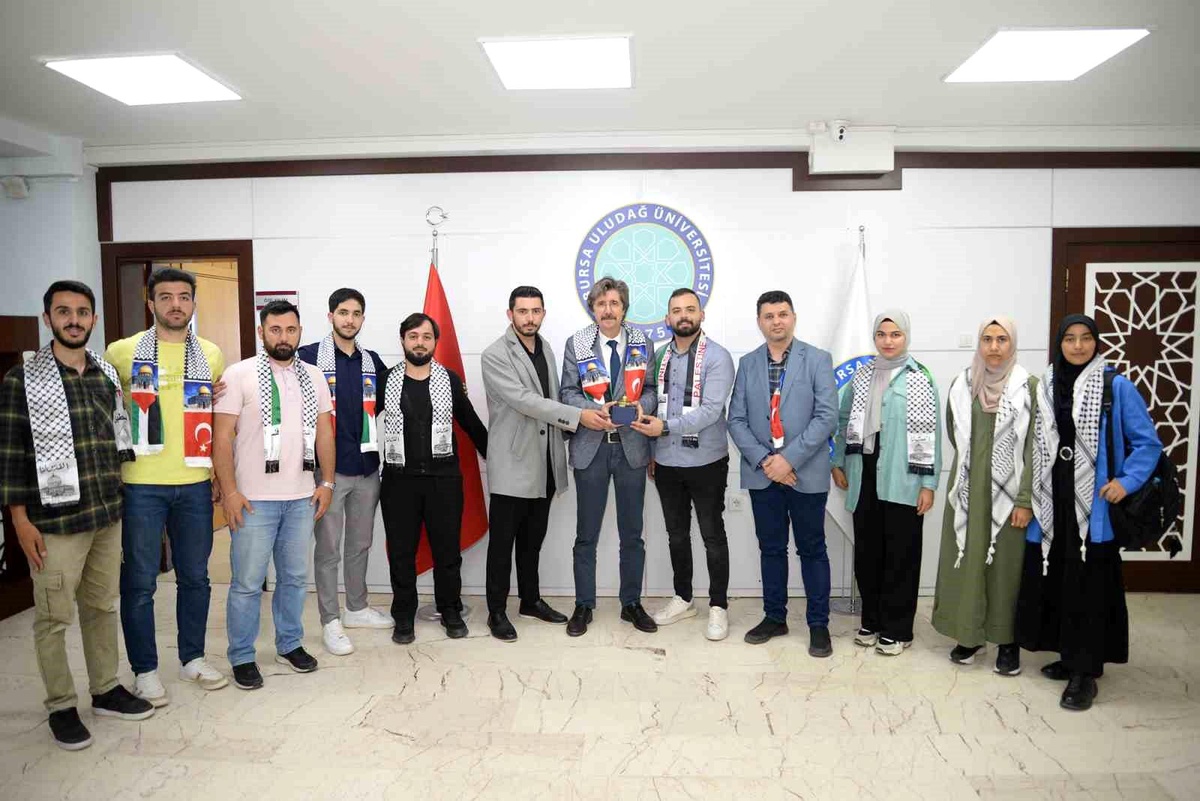 BUÜ Rektörü: Haklı mücadelesinde Filistin\'in yanında olmaya devam edeceğiz