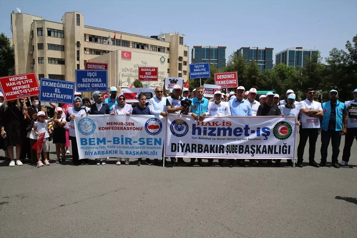 Diyarbakır\'da belediyelerden çıkarılan işçilerle ilgili basın açıklaması yapıldı