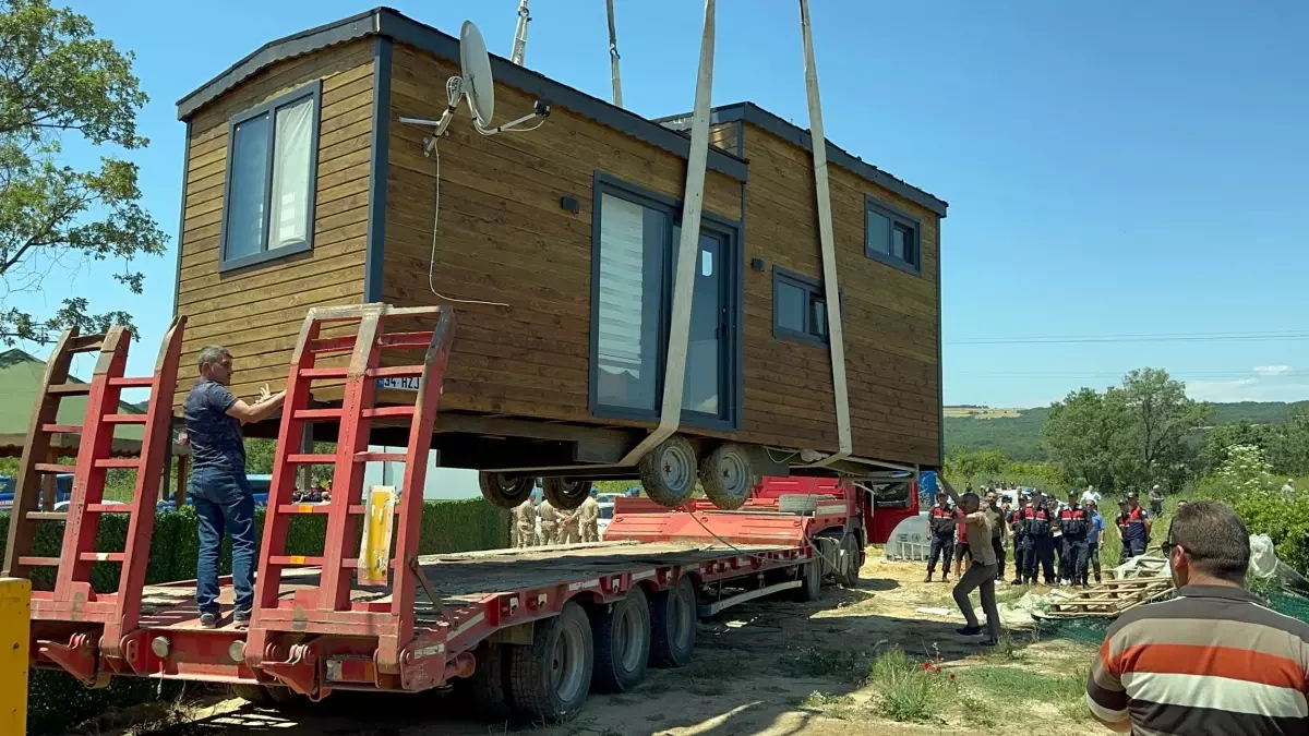 Keşan\'da tarım arazilerine izinsiz konulan \'tiny house\'lar kaldırılıyor