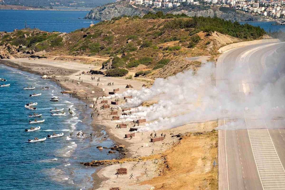 Efes-2024 Birleşik Müşterek Fiili Atışlı Tatbikatı İzmir\'de Başladı