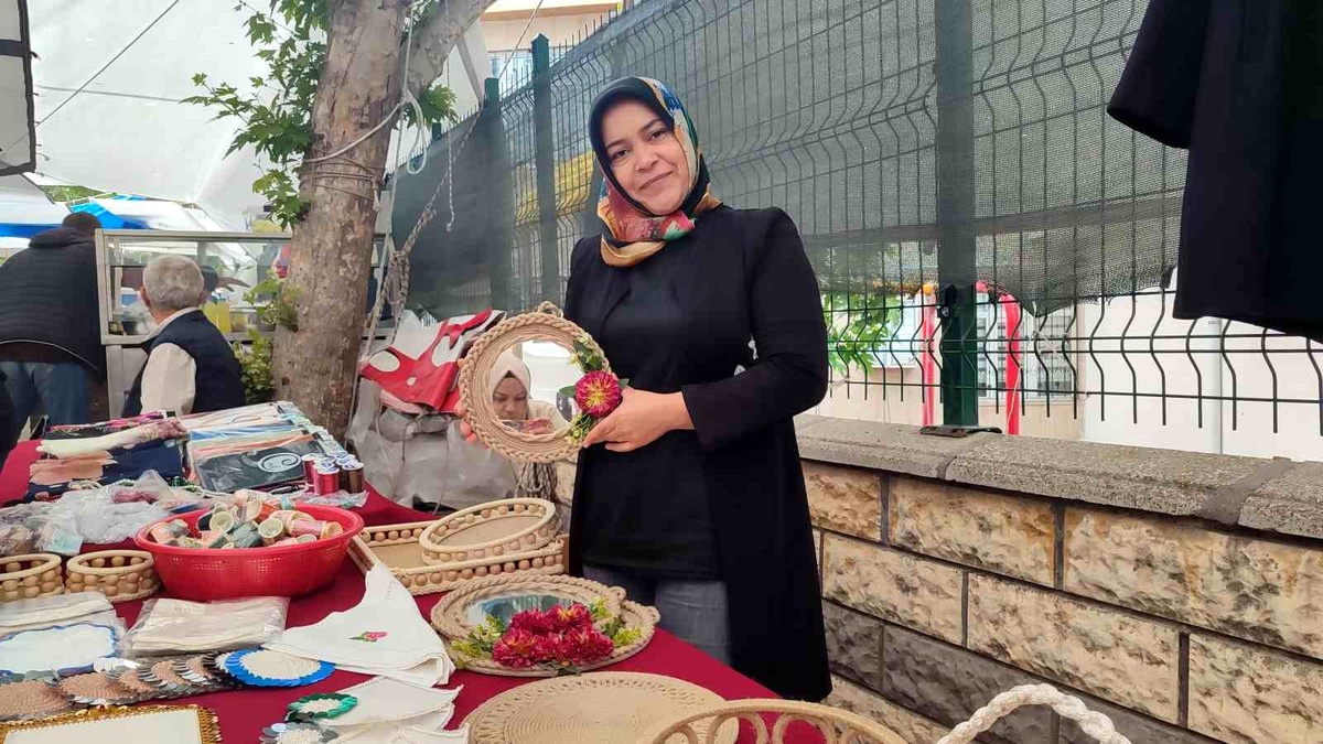 Kahramanmaraş\'ta Kadının El Emeği Ürünleri Geçim Kaynağı Oldu
