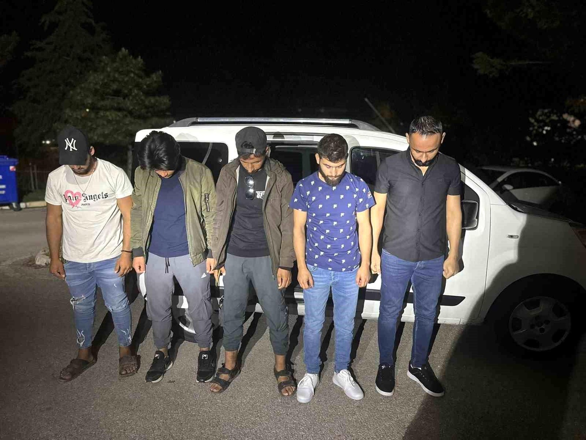 Afyonkarahisar\'da 4 Yabancı Uyruklu Şahıs Yakalandı