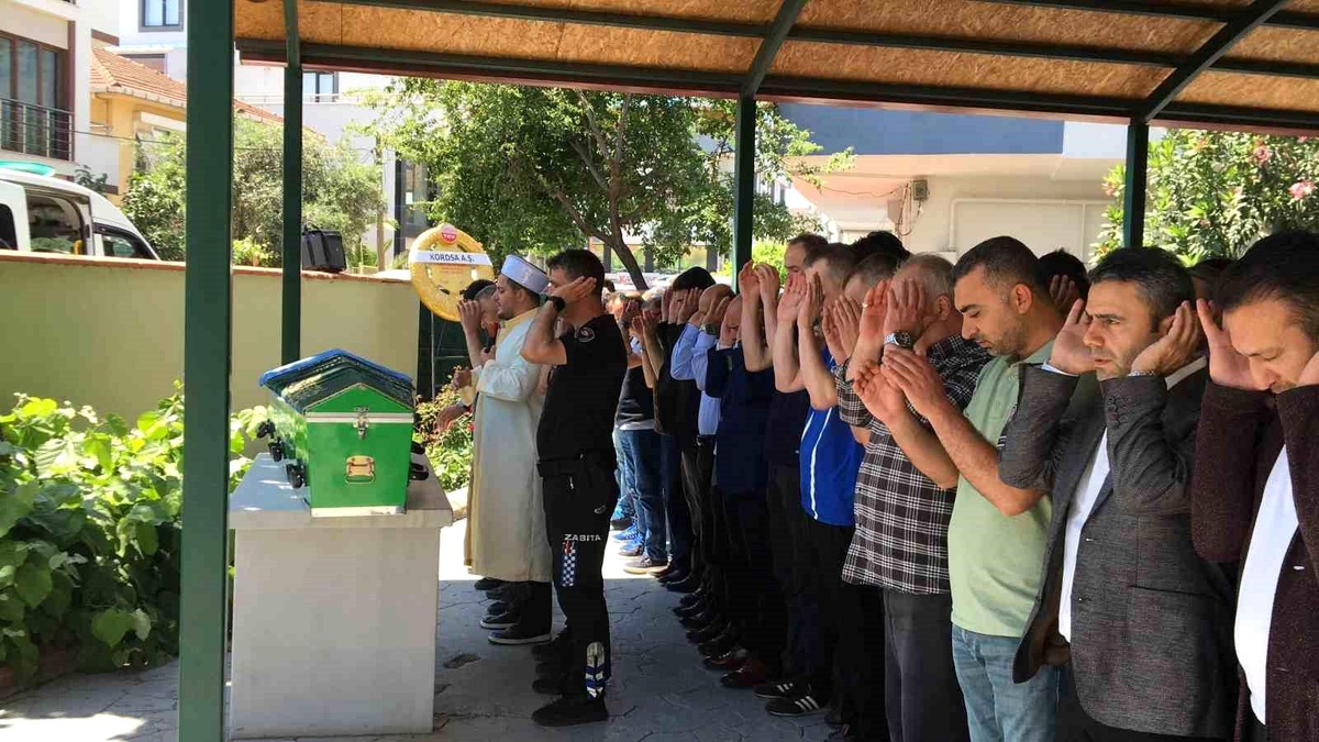 Kocaeli\'de Halı Saha Maçı Sonrası Zabıta Memuru Hayatını Kaybetti