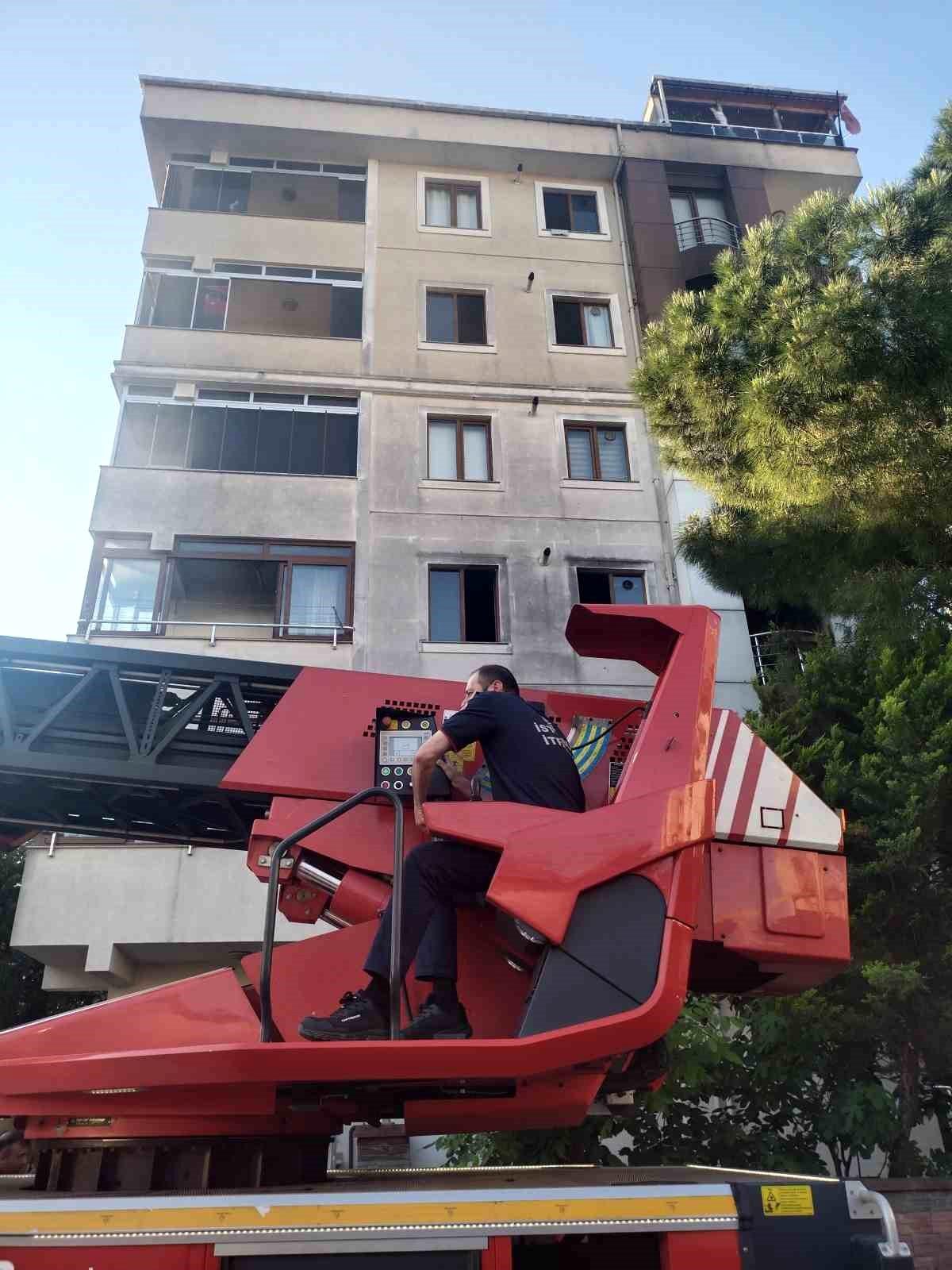 Kartal\'da Yangın: Bir Kişi Hayatını Kaybetti