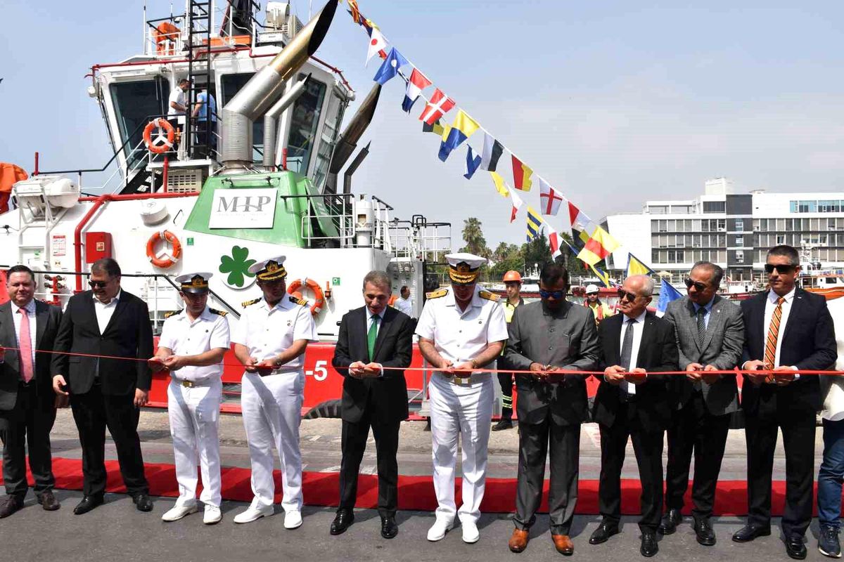Mersin Uluslararası Limanı, Türkiye\'de bir ilk olan çevre dostu römorkörü hizmete soktu