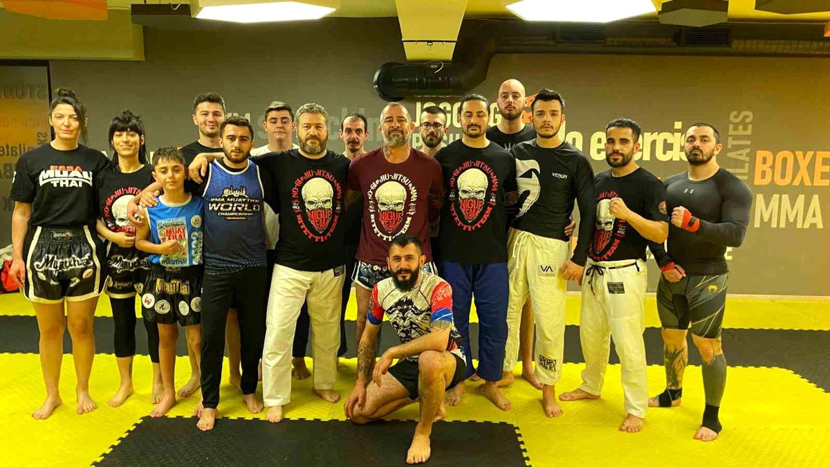 Dünya Şampiyonu Marcelo Nigue, Eskişehir\'de genç sporculara seminer verdi