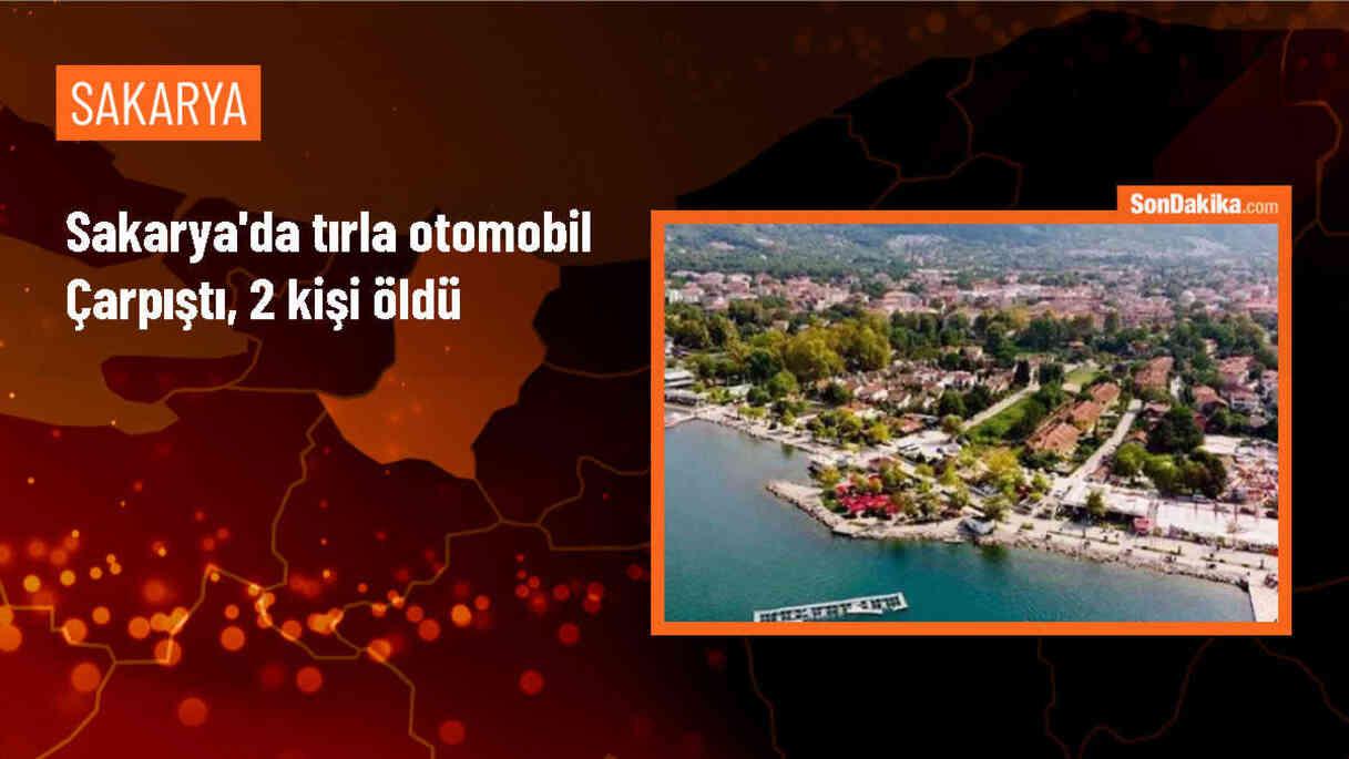 Sakarya\'da Tır ve Otomobil Çarpışması: 2 Kişi Hayatını Kaybetti