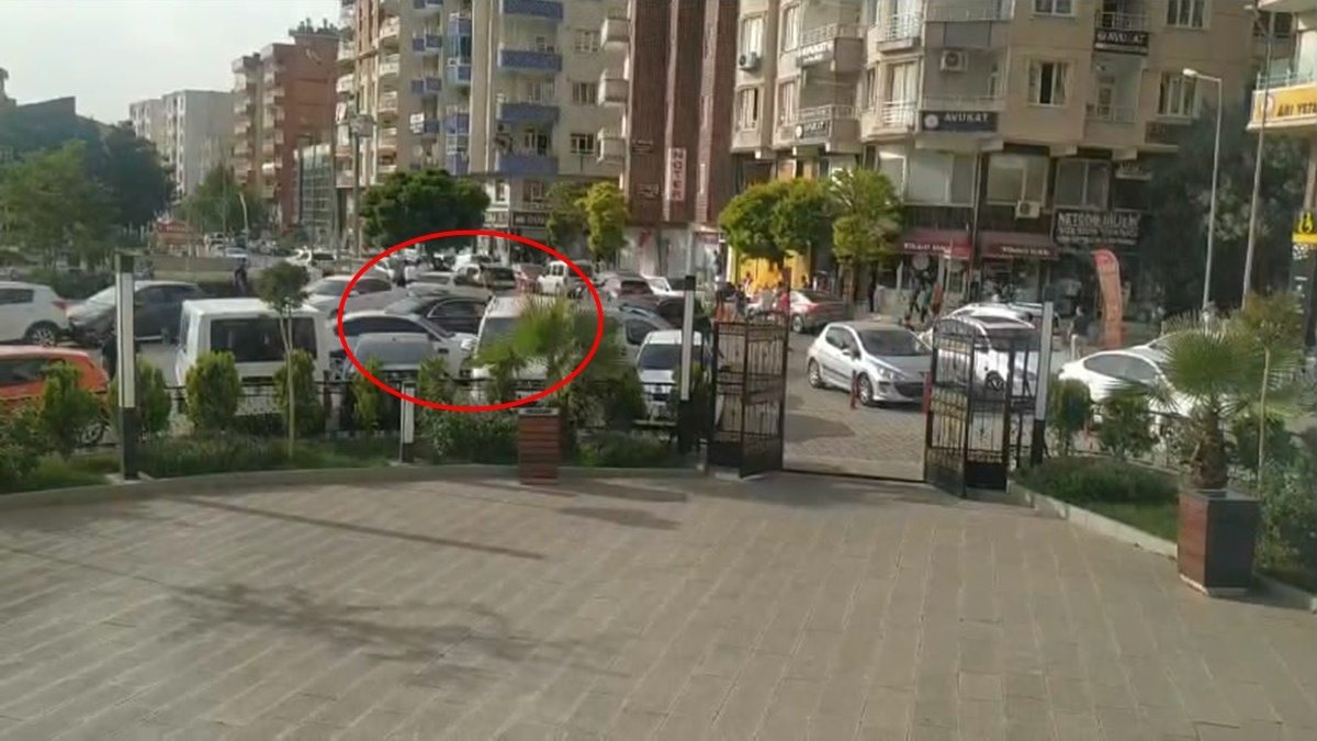 Siirt\'te Vali Kızılkaya\'nın korumaları silahlı kavgaya müdahale etti