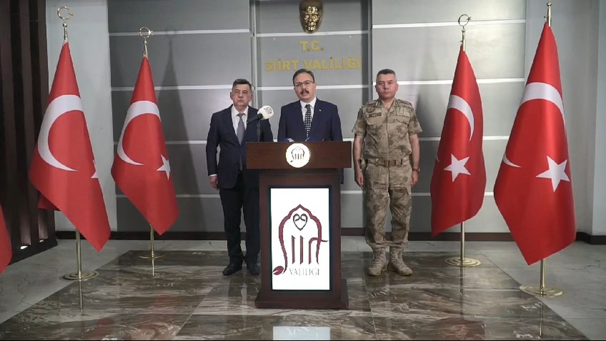 Siirt\'te Dünürler Arasında Çıkan Silahlı Kavga Güvenlik Kamerasına Yansıdı