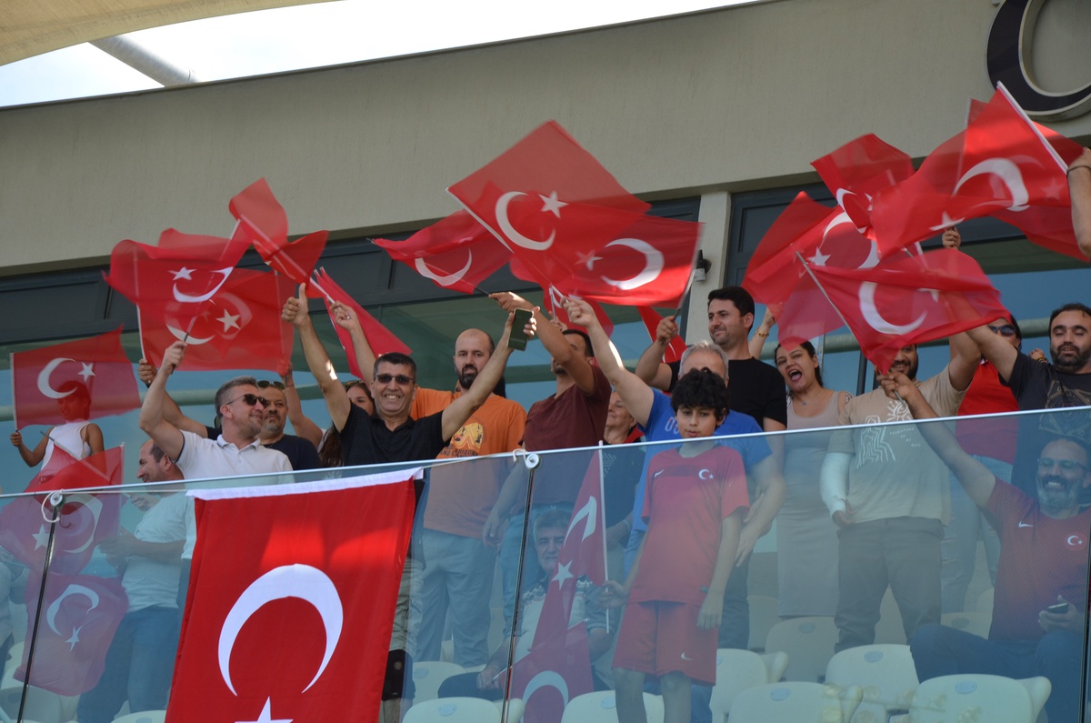 Türkiye, İşitme Engelliler Avrupa Futbol Şampiyonası\'nda Ukrayna\'ya yenildi