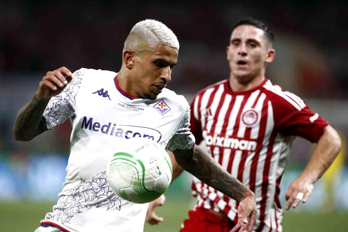 Olympiakos, El Kaabi\'nin golüyle Fiorentina\'yı mağlup ederek şampiyon oldu