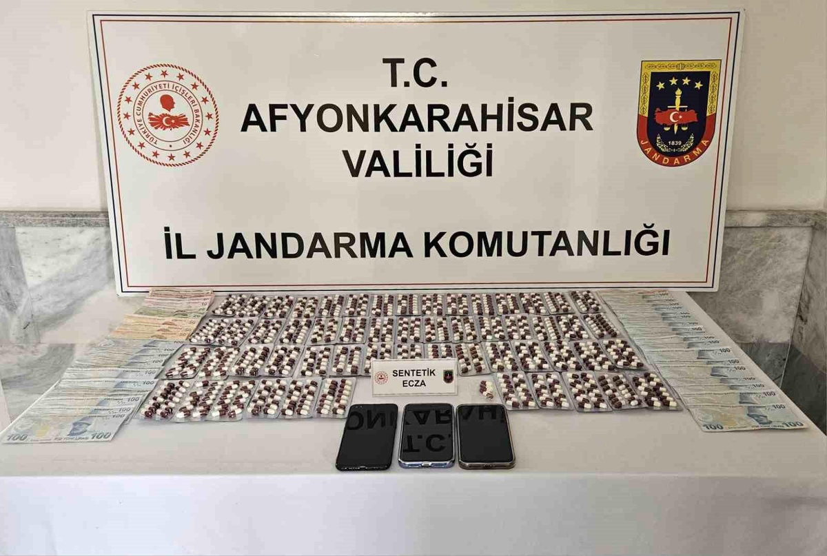 Afyonkarahisar\'da Uyuşturucu Operasyonu: 3 Şüpheli Gözaltına Alındı