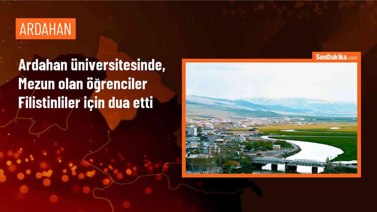 Ardahan Üniversitesi Mezuniyet Töreninde Filistinliler İçin Dua Edildi