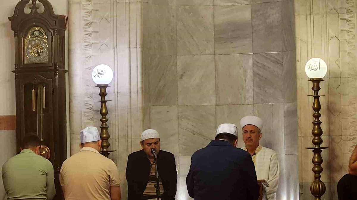 Diyanet İşleri Başkanlığı\'nın \'Filistin\'e destek, Gazze\'ye dua\' çağrısı üzerine Aydın\'da camilerde dualar edildi