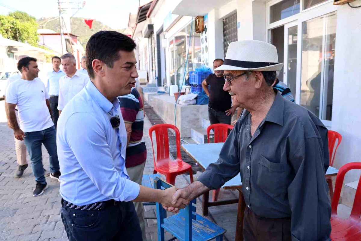 Marmaris Belediye Başkanı Acar Ünlü, Söğüt Mahallesi\'nde vatandaşları ve esnafı ziyaret etti