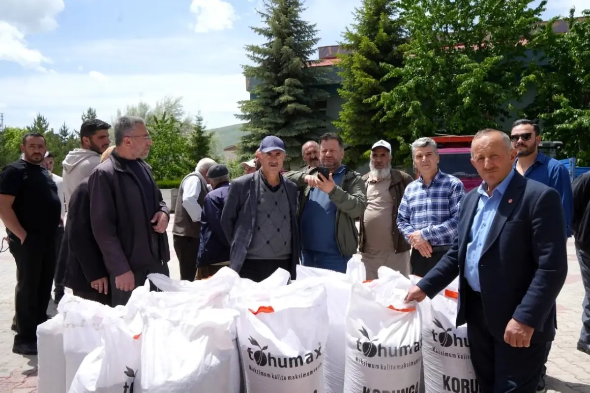 Bayburt\'ta Mera Islah ve Amenajman Projeleri kapsamında tohum teslim töreni düzenlendi