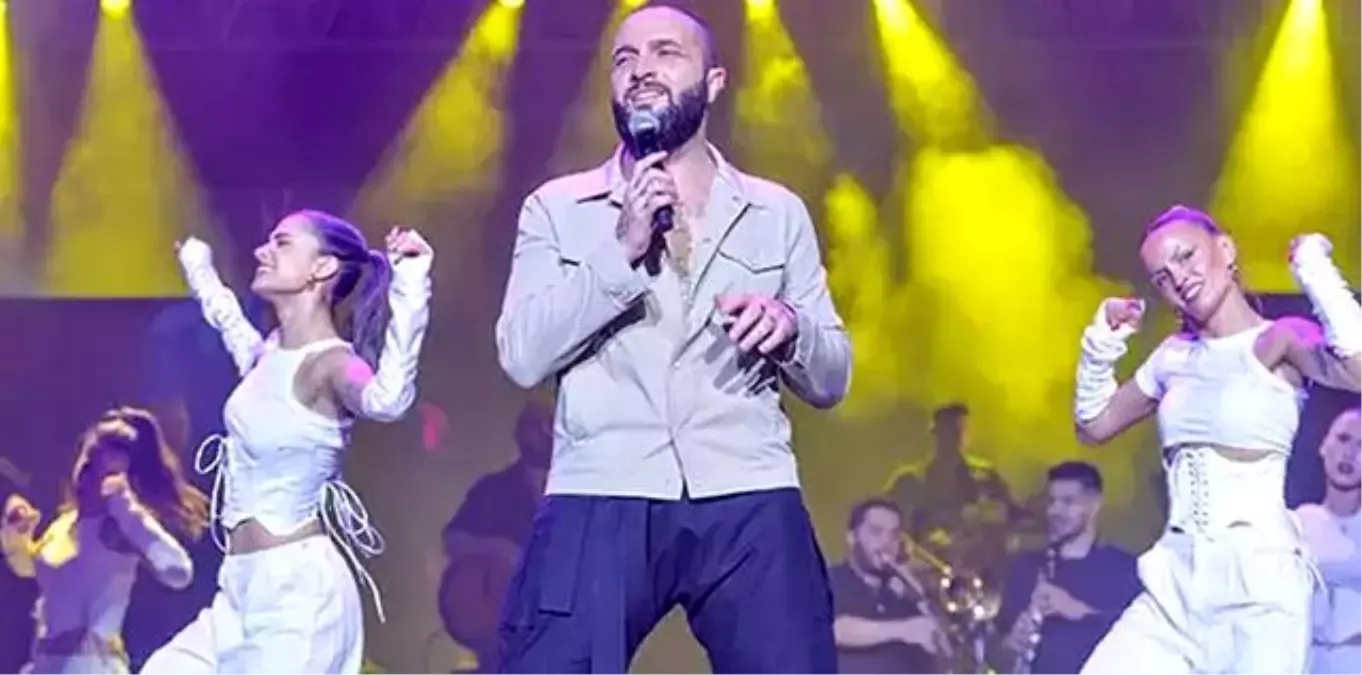 Popçu Harbiye Cemil Topuzlu Açıkhava Tiyatrosu\'nda İstanbullular\'la buluştu