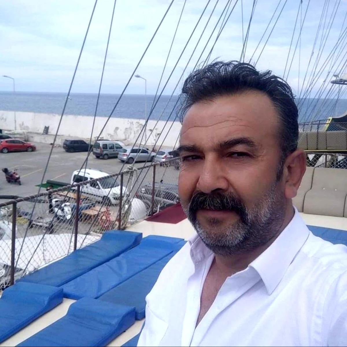 Denizli\'nin Tavas İlçesinde İnşaat İşçisi Beton Mikserinin Üzerinden Düşerek Hayatını Kaybetti