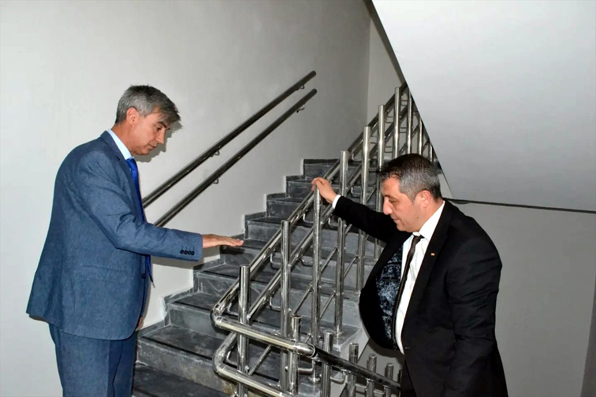 Beypazarı Milli Eğitim Müdürü Şehit Sefa Tiftik Anadolu İmam Hatip Lisesi\'nde inceleme yaptı