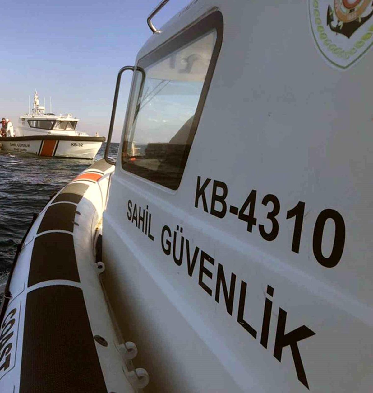 Bodrum\'da lastik bot arızalandı, 14 kişi kurtarıldı, 6 kişi aranıyor