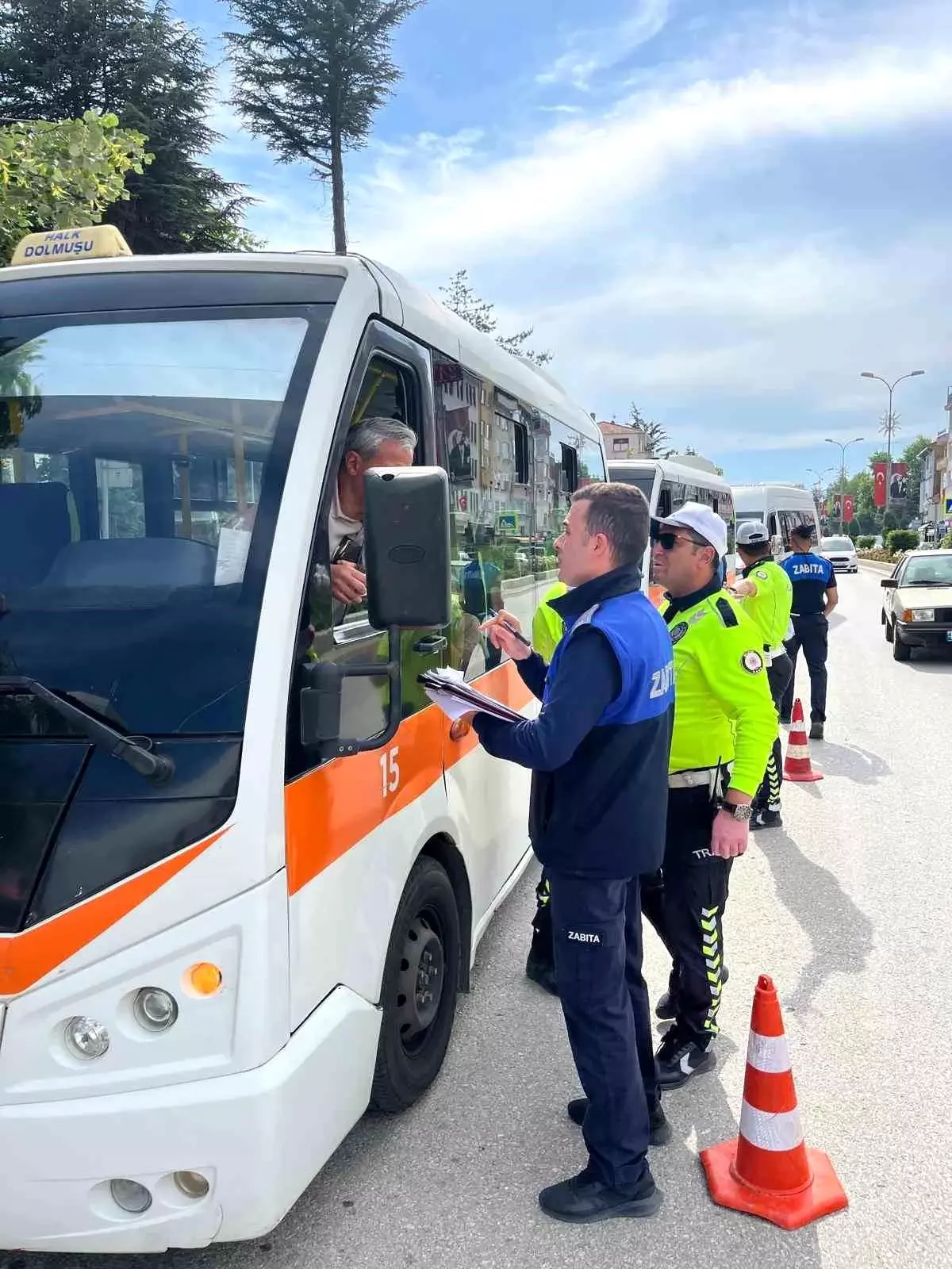 Bozüyük\'te Şehir İçi Minibüslerine Toplu Taşıma Denetimi