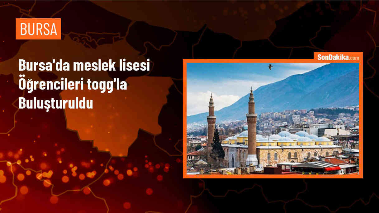 Bursa\'da lise öğrencileri Togg ve BURMOSDER araçlarıyla buluştu