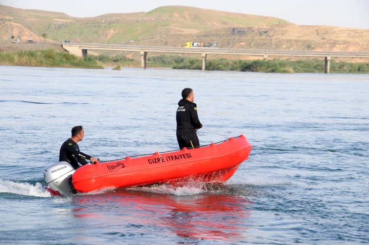 Cizre\'de Dicle Nehri\'nde bir kişinin kaybolduğu iddiası üzerine arama çalışması başlatıldı