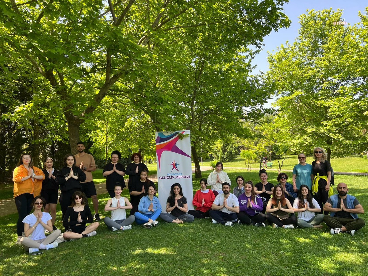 Eskişehir Büyükşehir Belediyesi Gençleri Yoga Atölyesiyle Buluşturdu