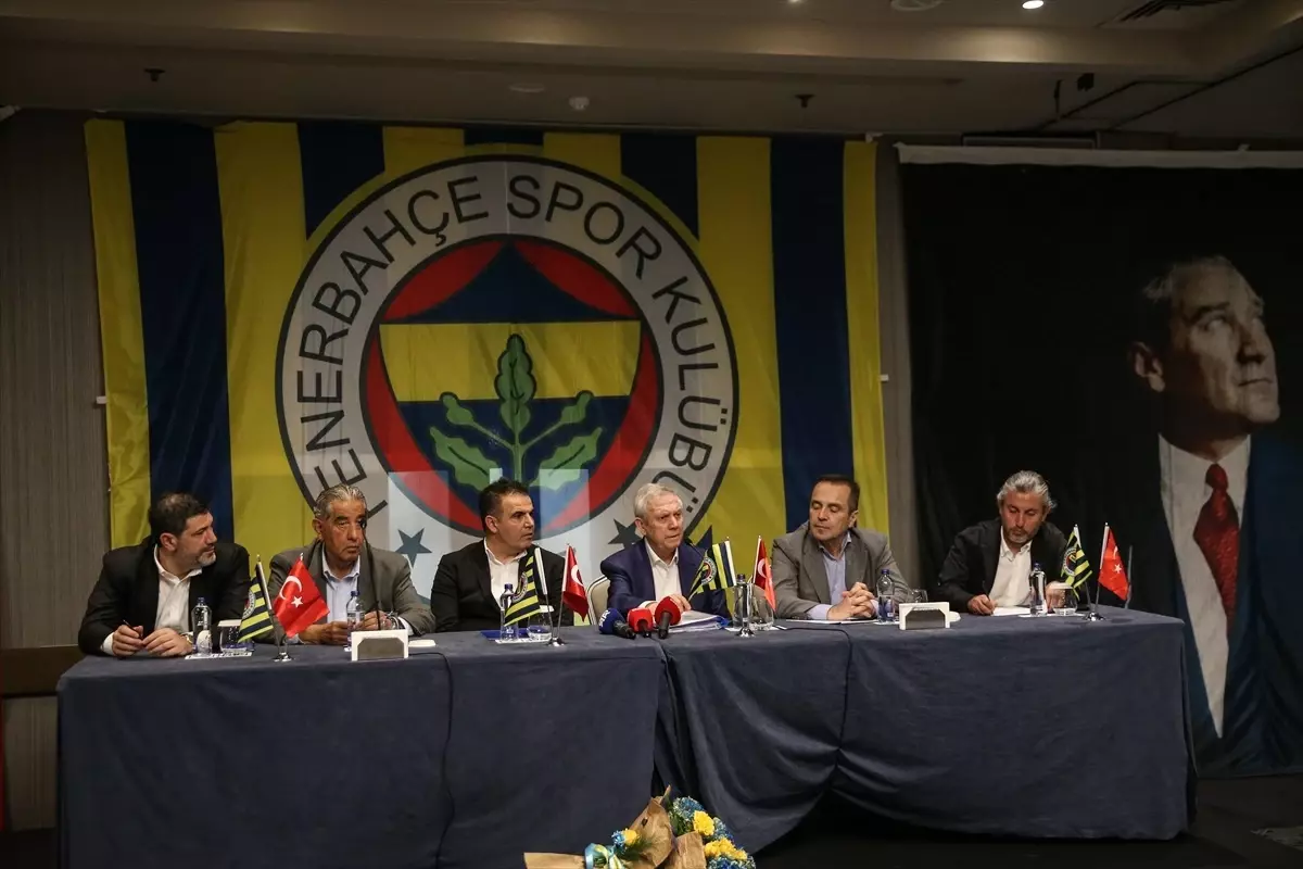 Aziz Yıldırım, Fenerbahçe\'yi Şampiyon Yapacağını Söyledi