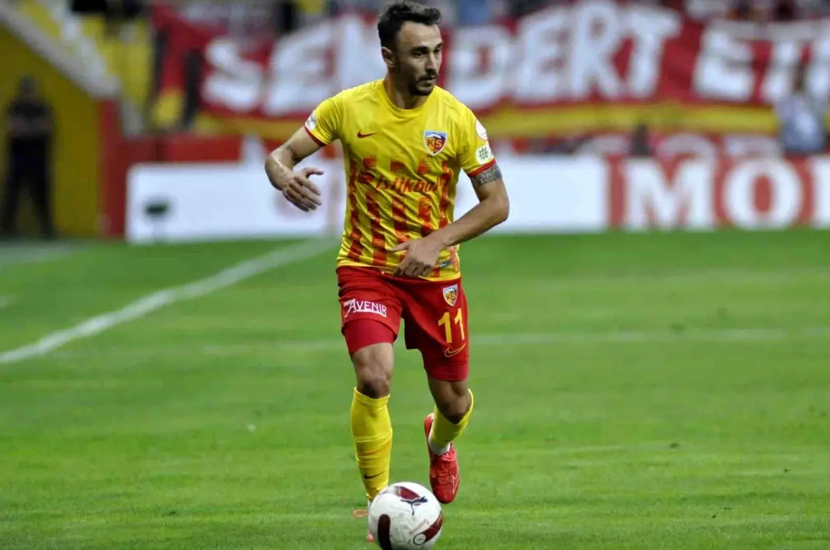 Kayserispor, Gökhan Sazdağı\'nın sözleşmesini 2026 yılına kadar uzattı