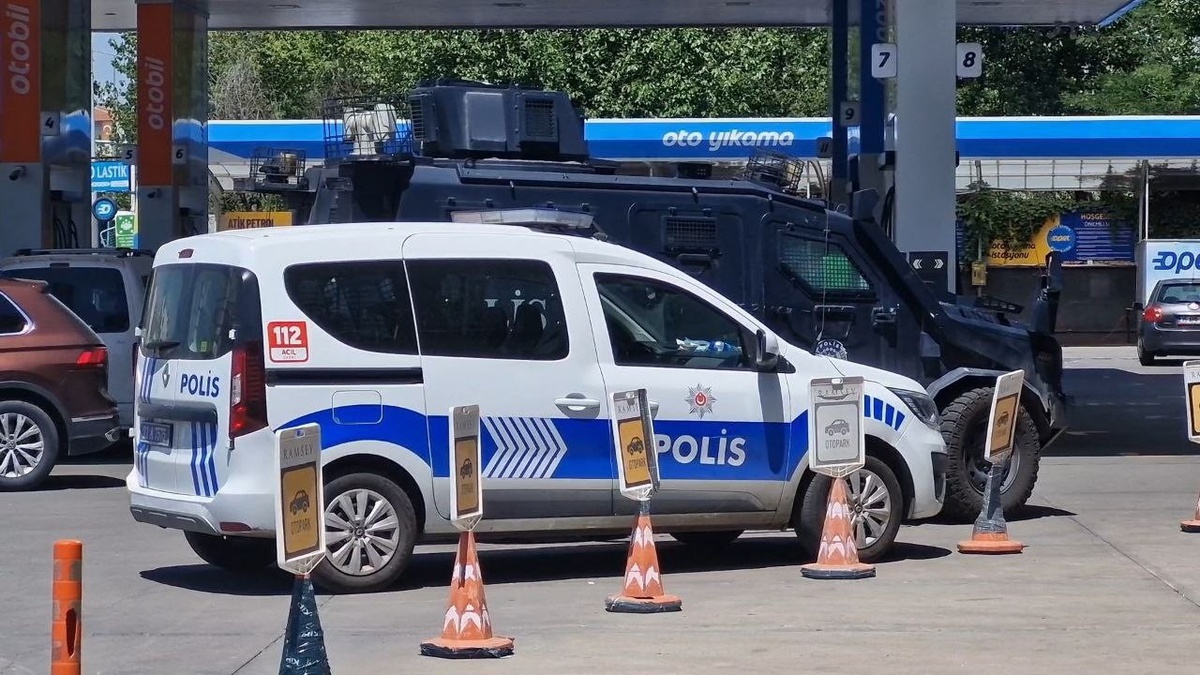 Diyarbakır\'da adliyede başlayan kavga akaryakıt istasyonunda devam etti